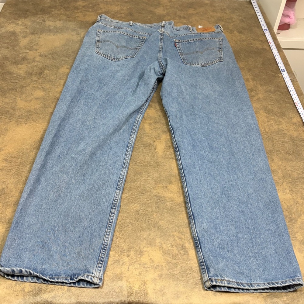 Levi's 550 Relaxed Fit Jeans Mens 44x34 Light Wash Denim Tapered Leg 0801